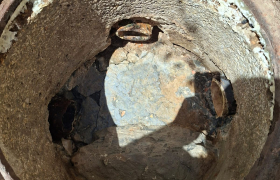 בור ביוב לפני שיקום בעיר העתיקה בירושלים