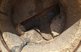 בור ביוב לפני שיקום בעיר העתיקה בירושלים